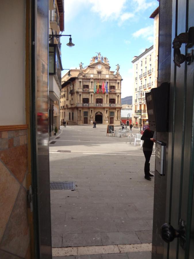 Atico En La Plaza Del Ayuntamiento Apartment Pamplona Exterior foto